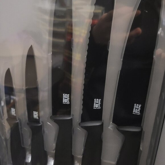 Brand new knife set box - Picture 1 of 4